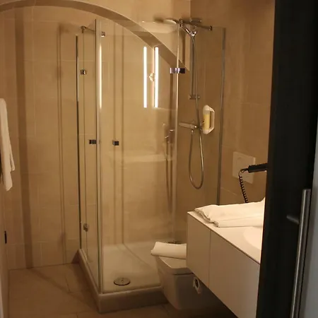 Mo By Wmm Hotel 2*